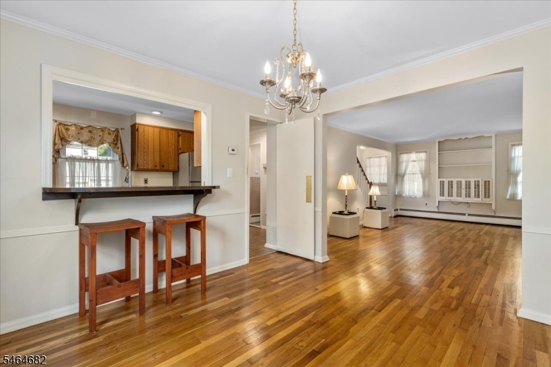 585 Trinity Pl N Property Photo 1