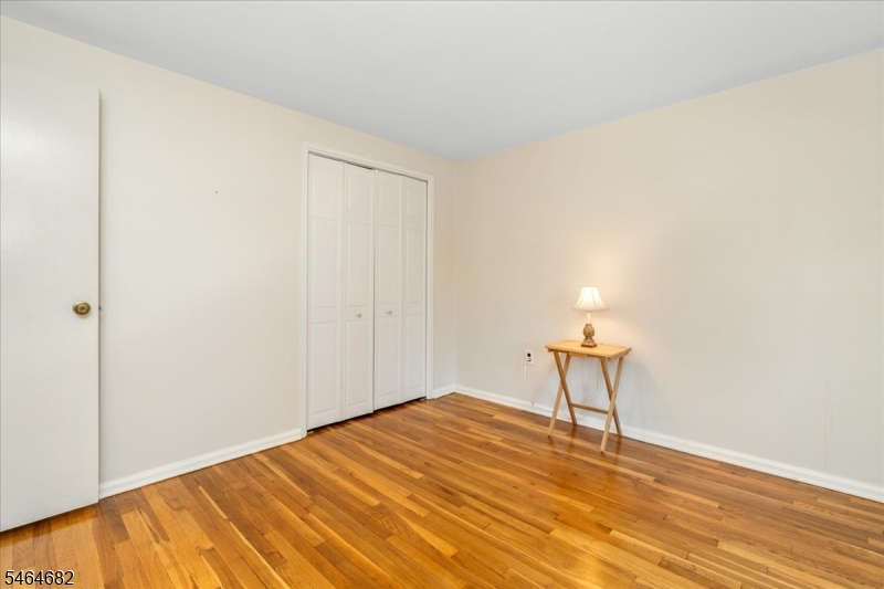 585 Trinity Pl N Property Photo 14