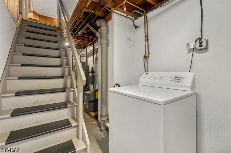 585 Trinity Pl N Property Photo 20