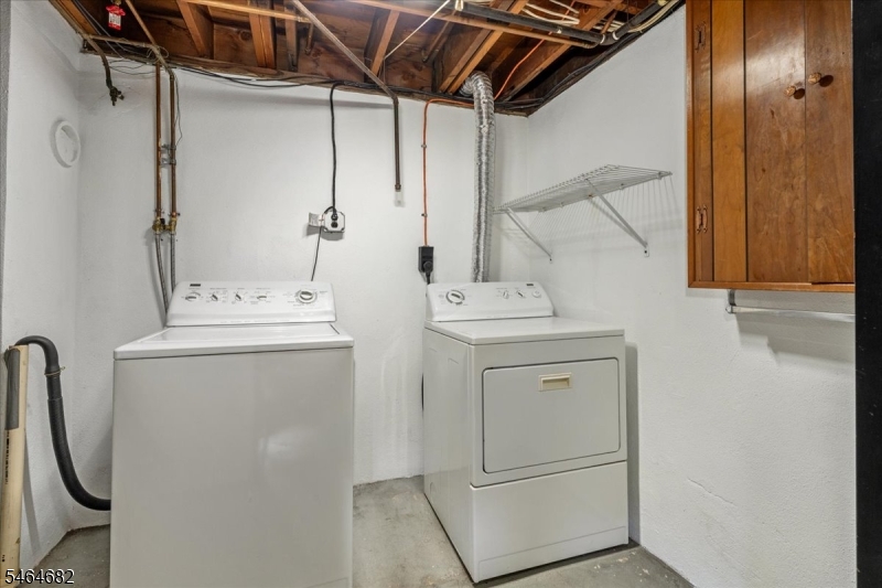 585 Trinity Pl N Property Photo 21