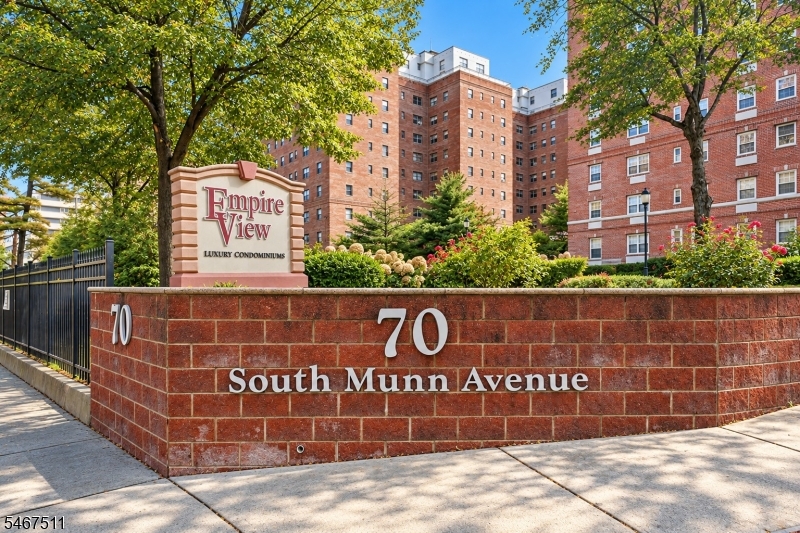 70 S Munn Ave 206 Property Photo 1
