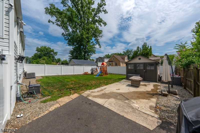 735 Harrison Ave Property Photo 21