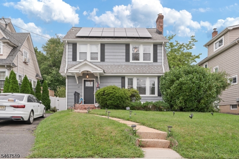 154 Sandford Ave Property Photo 1