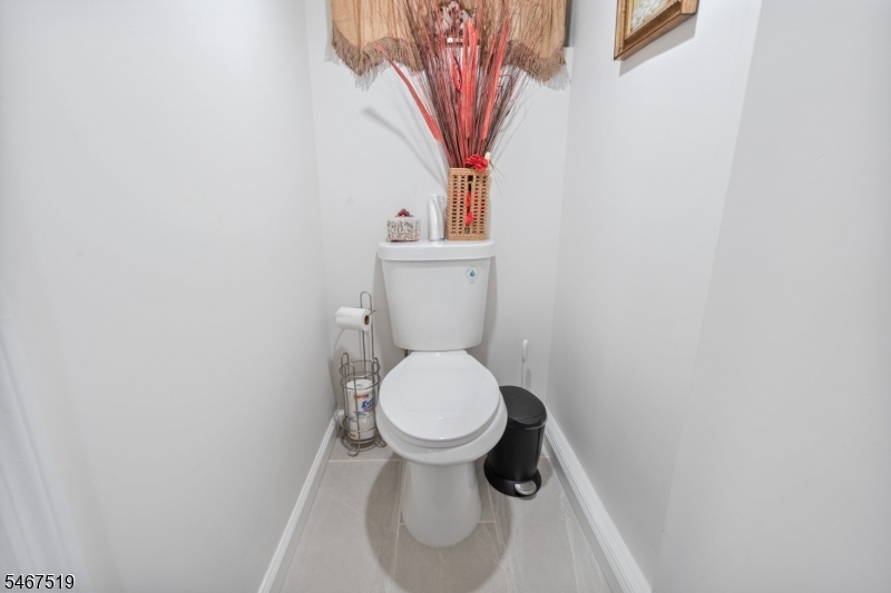 154 Sandford Ave Property Photo 17