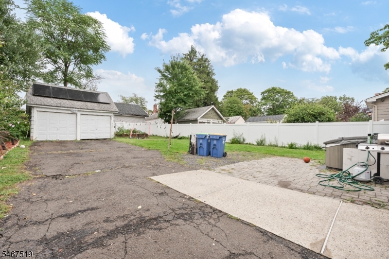 154 Sandford Ave Property Photo 24
