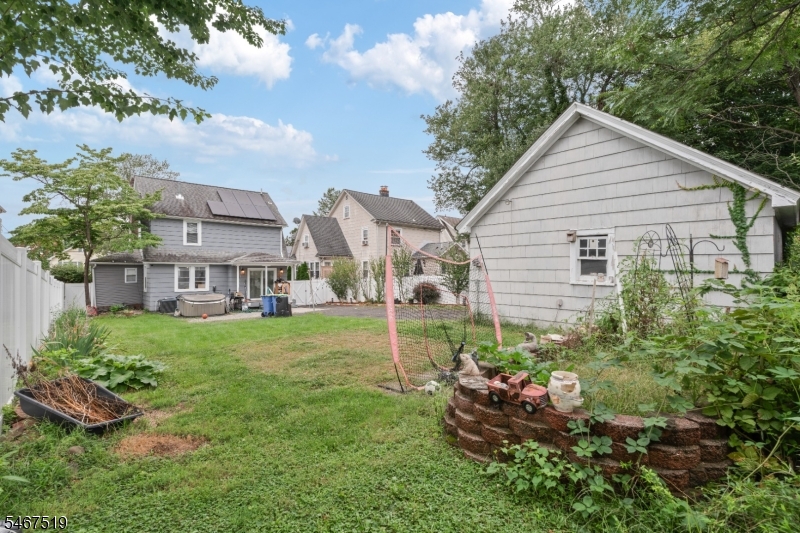 154 Sandford Ave Property Photo 27