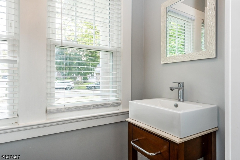 64 Chestnut Rd Property Photo 17
