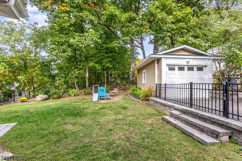 64 Chestnut Rd Property Photo 31