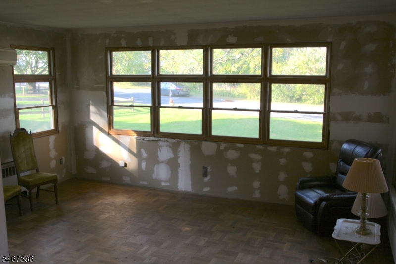 9 Robin Hood Rd Property Photo 2