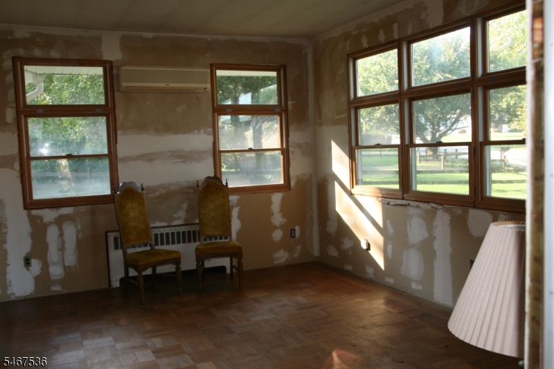 9 Robin Hood Rd Property Photo 3