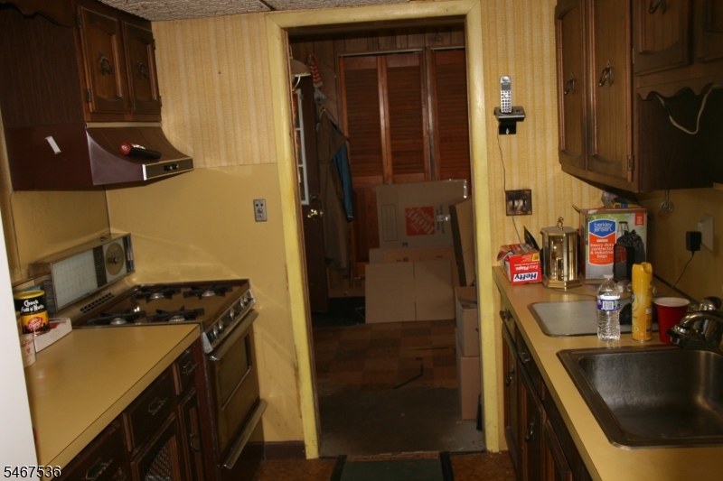 9 Robin Hood Rd Property Photo 5