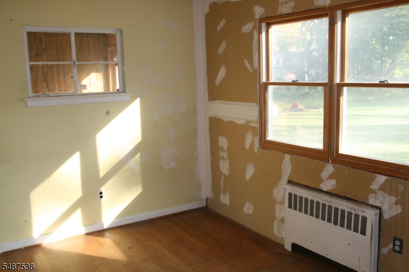 9 Robin Hood Rd Property Photo 11