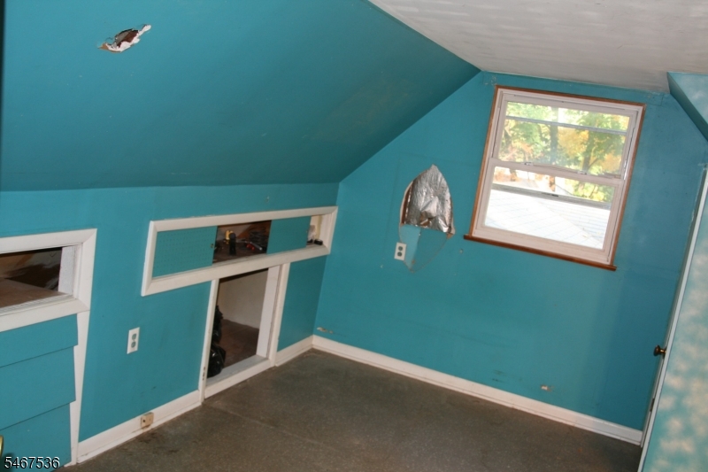 9 Robin Hood Rd Property Photo 14