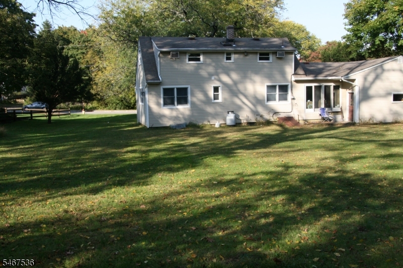 9 Robin Hood Rd Property Photo 18