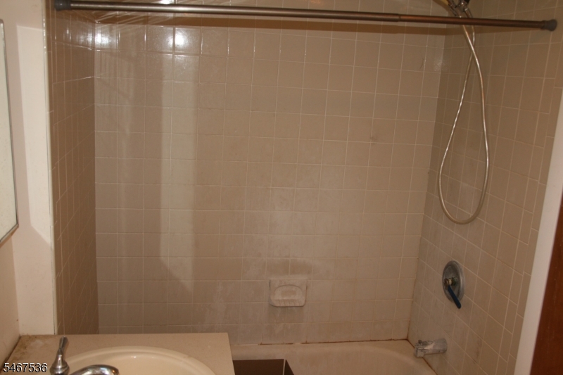 9 Robin Hood Rd Property Photo 22