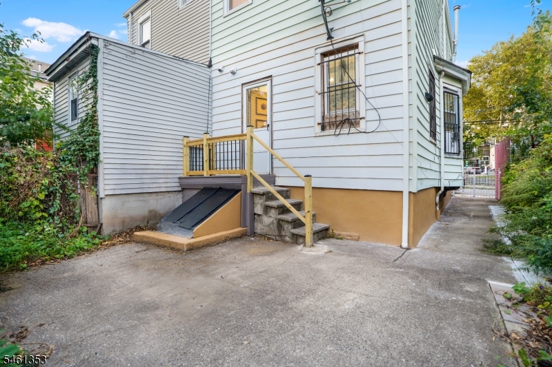 33 Union St Property Photo 27