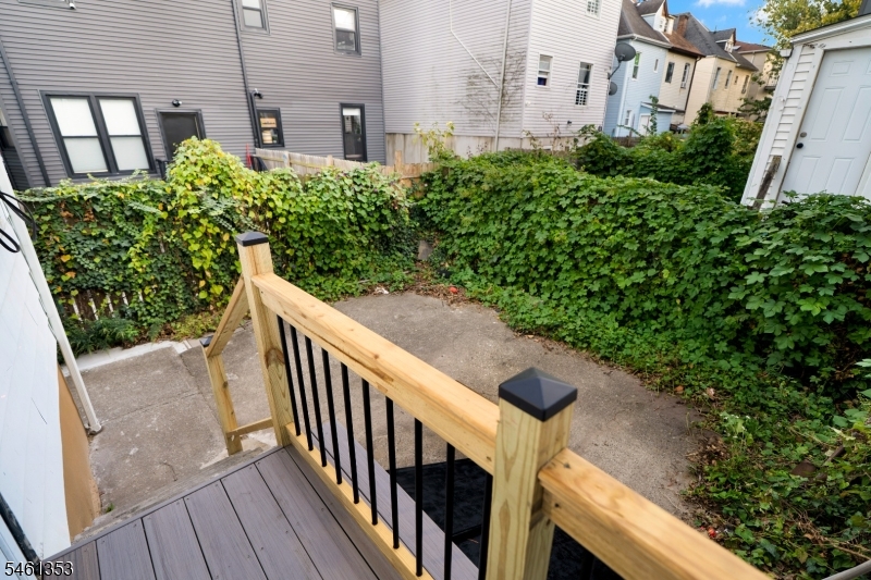 33 Union St Property Photo 28