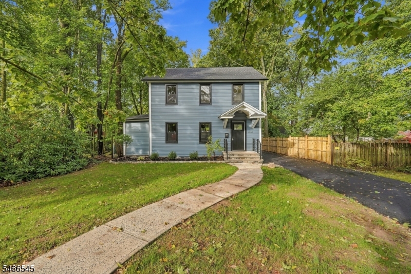 1310 Woodland Ave Property Photo 1