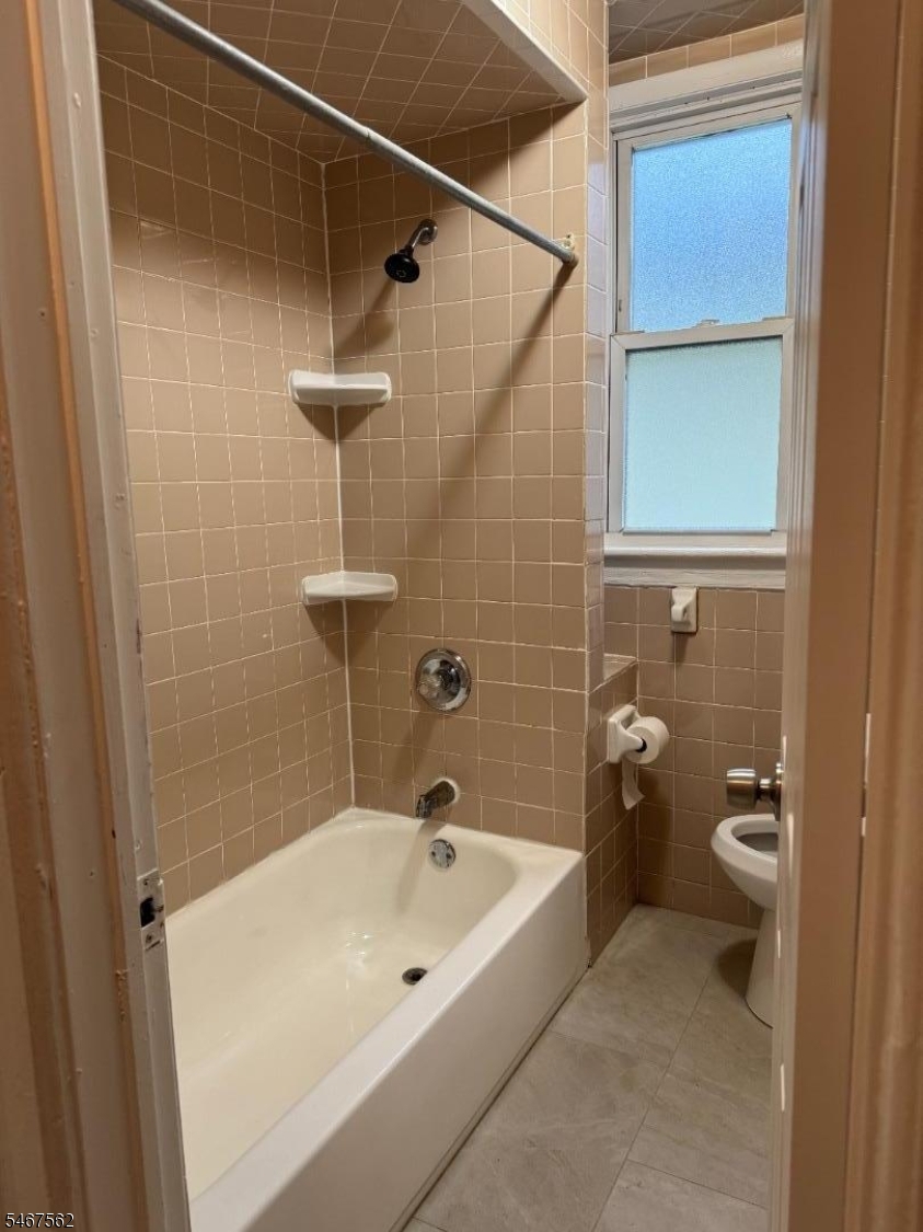 88 Cutler St 2 Property Photo 4