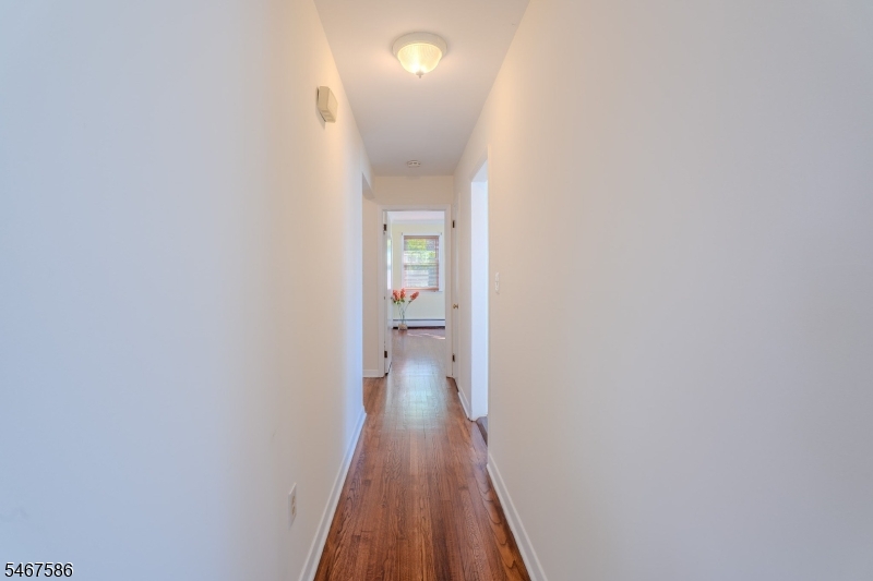 668 Lincoln Ave Property Photo 6