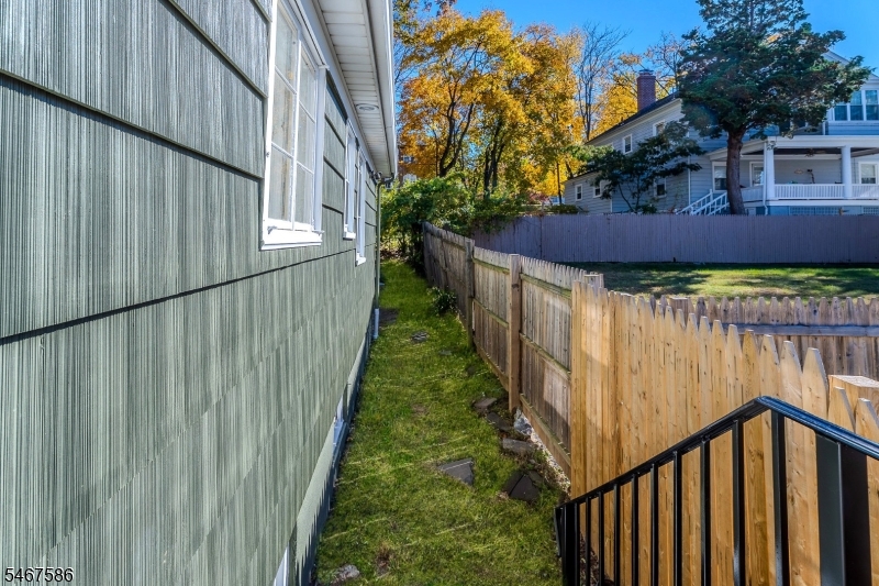 668 Lincoln Ave Property Photo 17