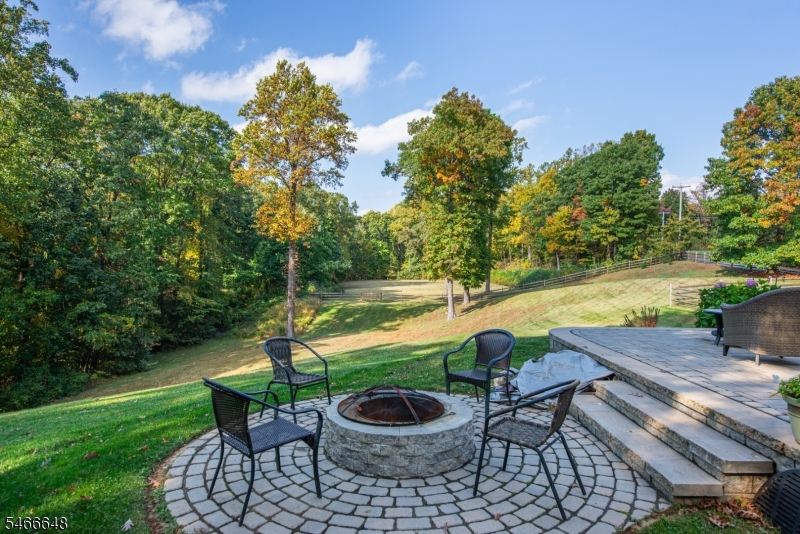 9 Old Traveled Way Property Photo 5