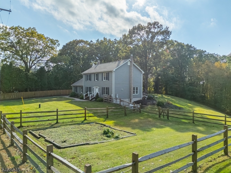 9 Old Traveled Way Property Photo 37
