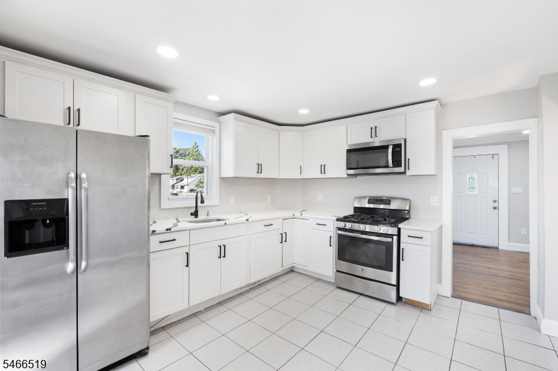 59 Catherine St Property Photo 8