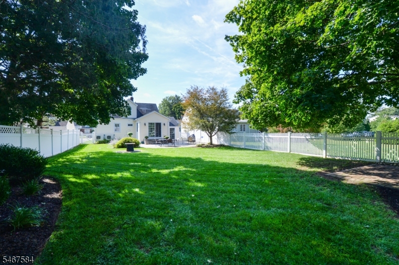 36 Manor Ave Property Photo 30