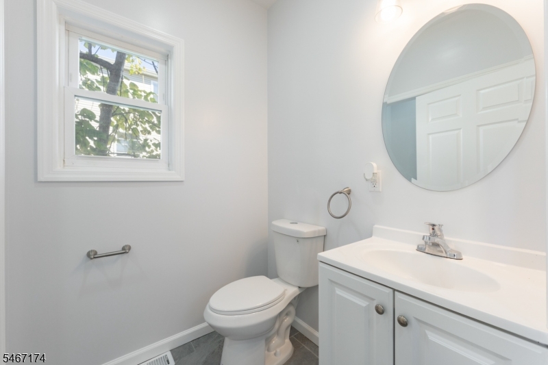 137 Amherst St Property Photo 16