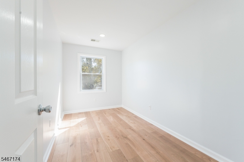 137 Amherst St Property Photo 21
