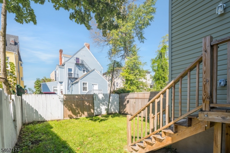 137 Amherst St Property Photo 34