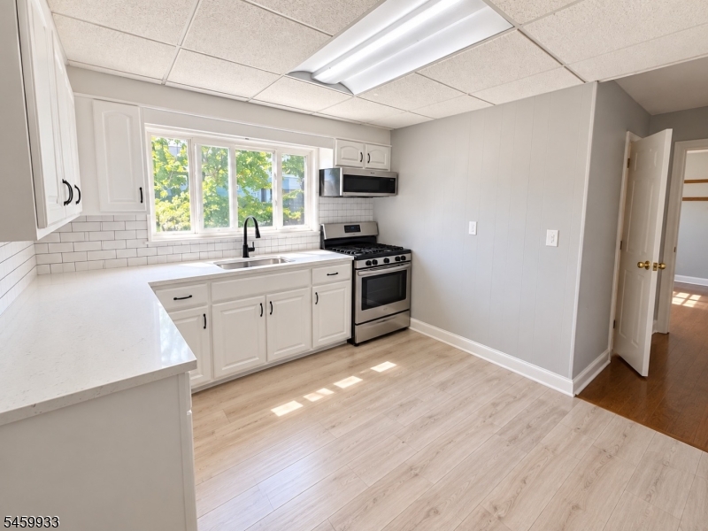 3 Hooper Ave Property Photo 5