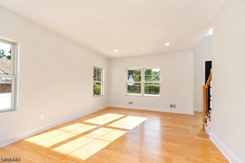 188 Hillside Ave Property Photo 7