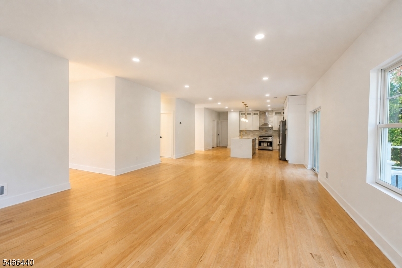 188 Hillside Ave Property Photo 8
