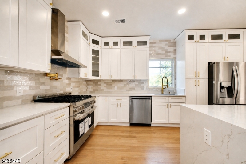 188 Hillside Ave Property Photo 10
