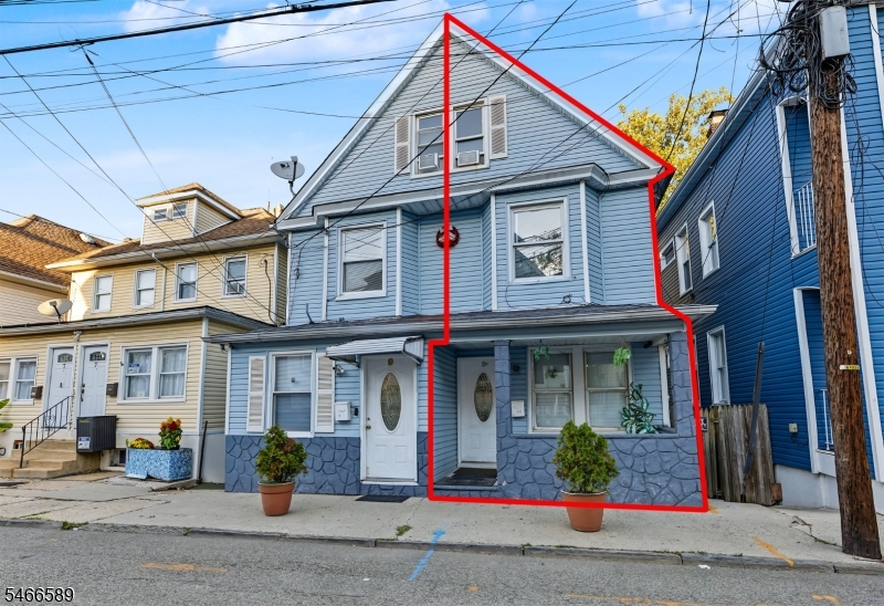 9 Lowden St Property Photo 4