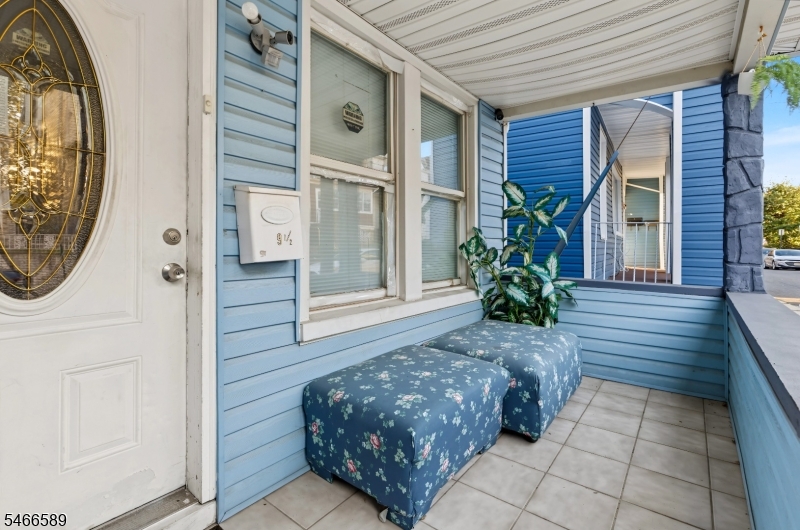9 Lowden St Property Photo 5