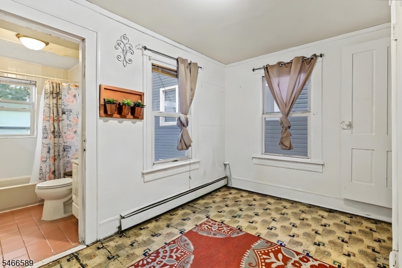 9 Lowden St Property Photo 8