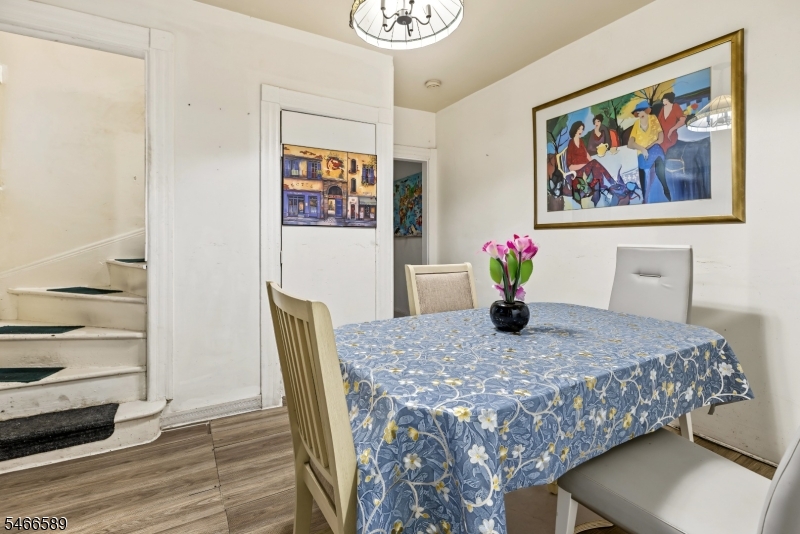 9 Lowden St Property Photo 10