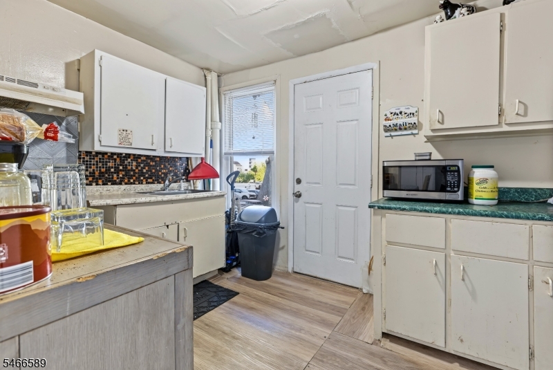 9 Lowden St Property Photo 13