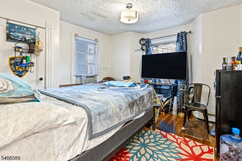 9 Lowden St Property Photo 15