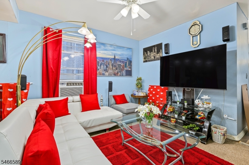9 Lowden St Property Photo 21
