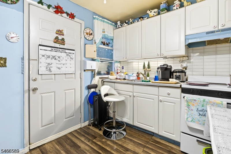 9 Lowden St Property Photo 25