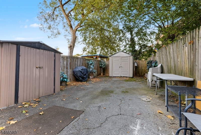 9 Lowden St Property Photo 36