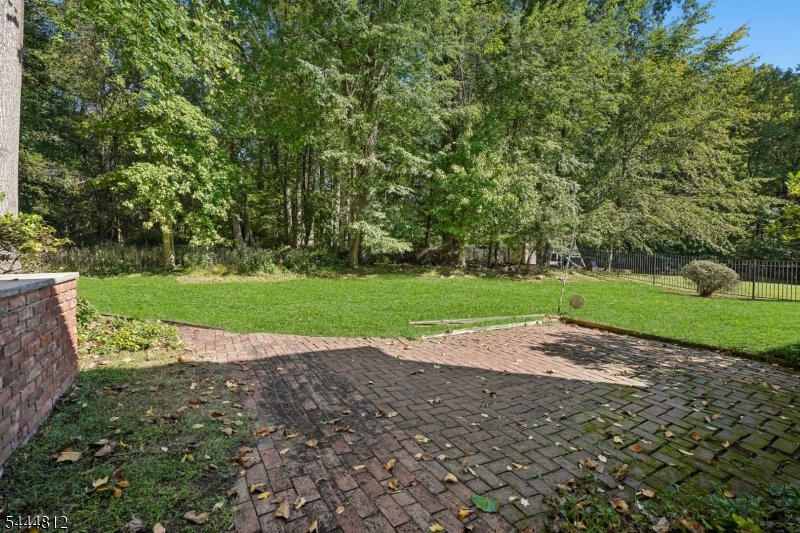 174 Sutton Dr Property Photo 25