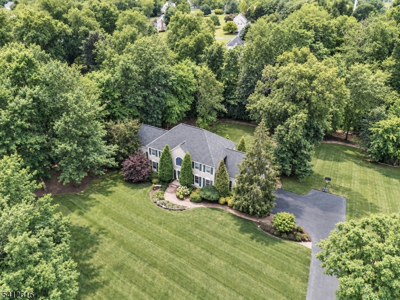 1 Maxwell Ct Property Photo 1