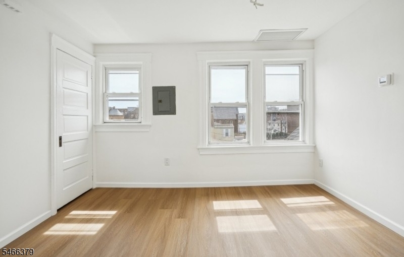 46 State St 3 Property Photo 5