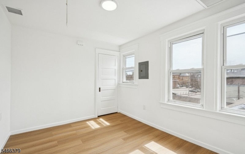 46 State St 3 Property Photo 7