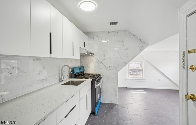 46 State St 3 Property Photo 10